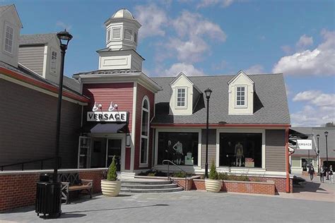 versace outlet woodbury|Versace (Woodbury Common Premium Outlets) .